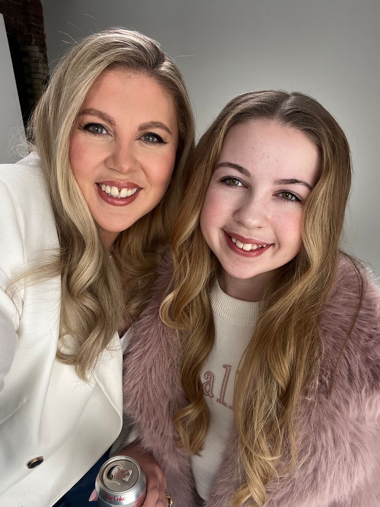 Louise Pentland taking a selfie with her daughter Darcy