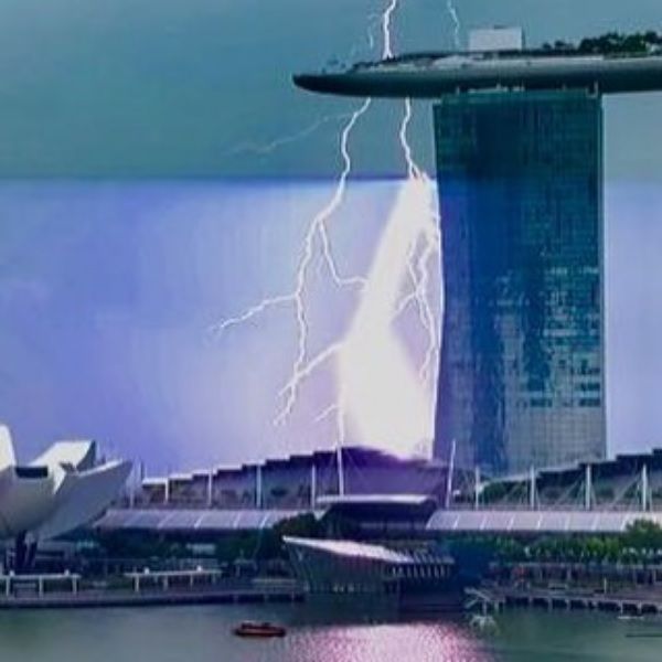 Lorraine Kelly Singapore storm