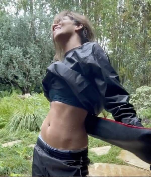 halle berry abs