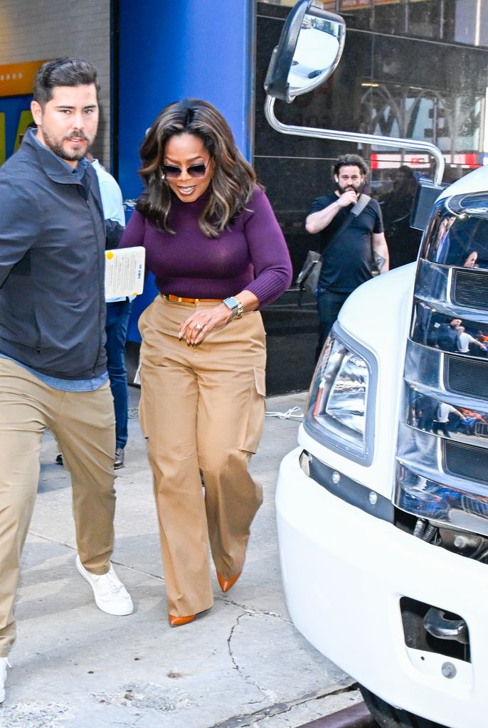 Oprah Winfrey  in trendy cargos