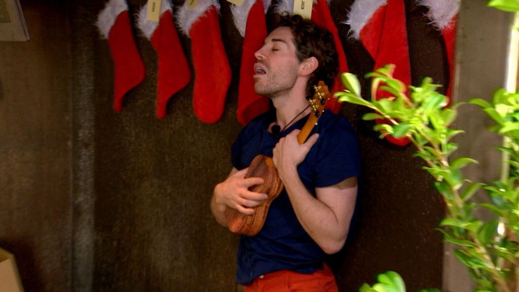 tom Read Wilson holding a ukelele