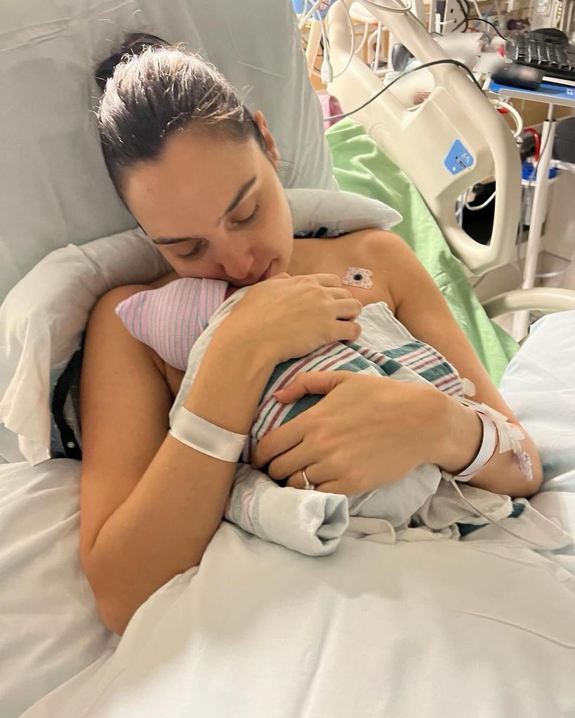 gal gadot holding newborn baby daughter