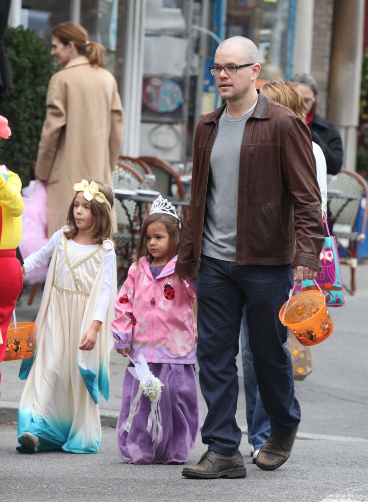 Matt Damon with daughters Isabella and Gia in 2012