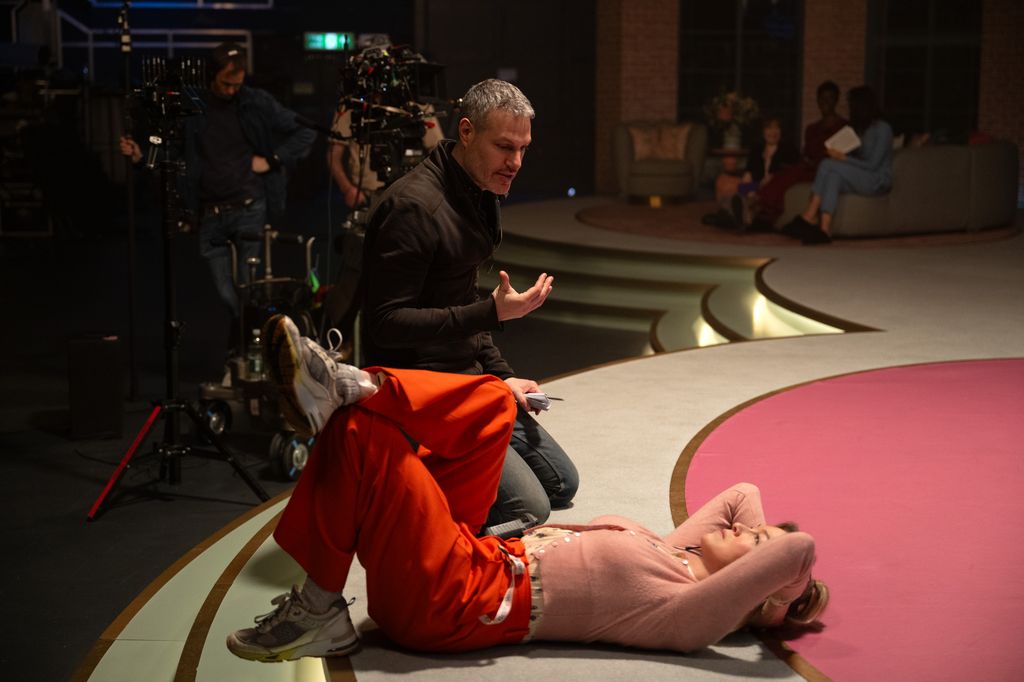 Director Michael Morris and Renee Zellweger on the set of Bridget Jones: Mad About the Boy. 