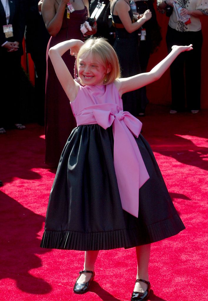 Dakota Fanning en su primera entrega de los premios Emmy en 2003