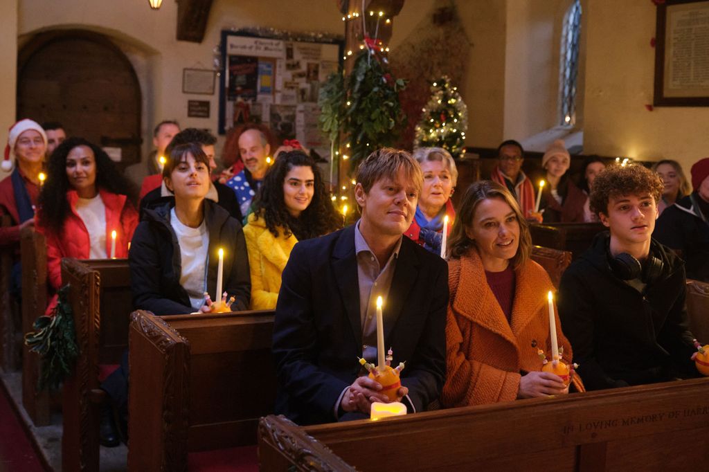 Beyond Paradise Christmas Special: CS Charlie Woods (JADE HARRISON), Esther Williams (ZAHRA AHMADI), Zoe Williams (MELINA SINADINOU), Humphrey Goodman (KRIS MARSHALL), Anne Lloyd (BARBARA FLYNN), Martha Lloyd (SALLY BRETTON) and Jaiden (AUSTIN TAYLOR)