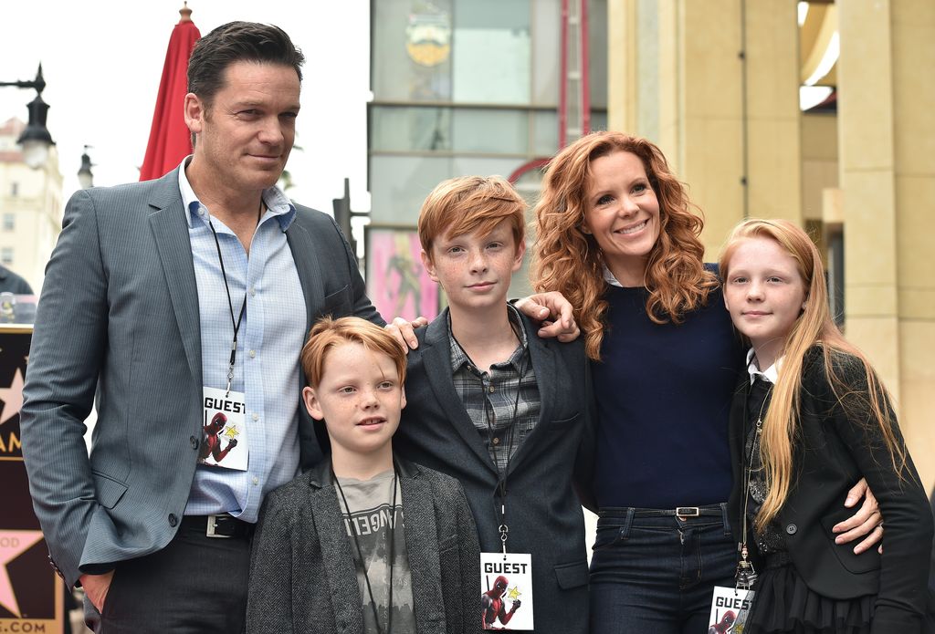  Robyn Lively and Bart Johnson and family