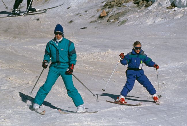 zara tindall and princess anne skiing