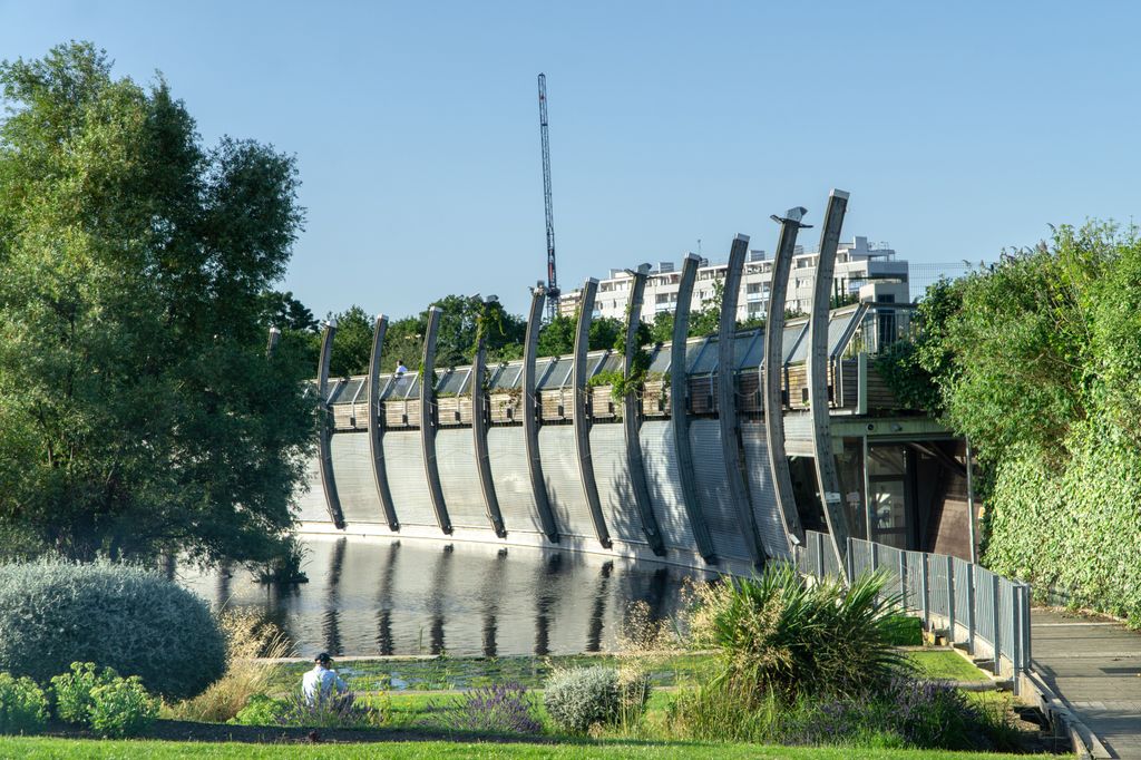 Photograph crawl throughout October