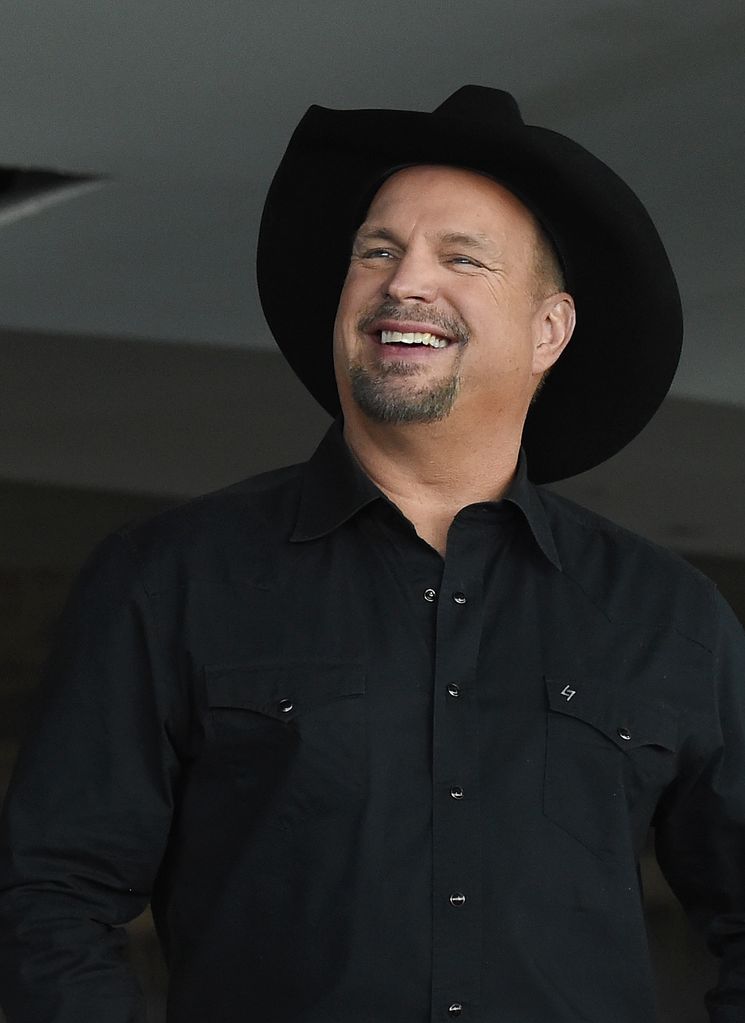 Penyanyi/penulis lagu Garth Brooks tersenyum saat konferensi pers untuk membahas rencana konser mendatangnya di Las Vegas Arena baru pada 3 Desember 2015 di Las Vegas, Nevada. Las Vegas Arena dijadwalkan dibuka pada bulan April 2016 dan Brooks akan menampilkan t