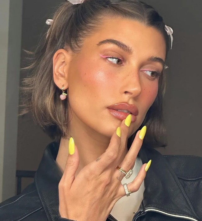 Hailey Bieber