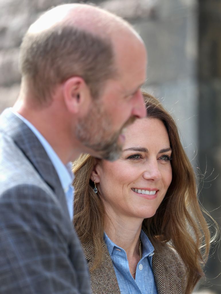 Princess Kate and Prince William talk to well-wishers 