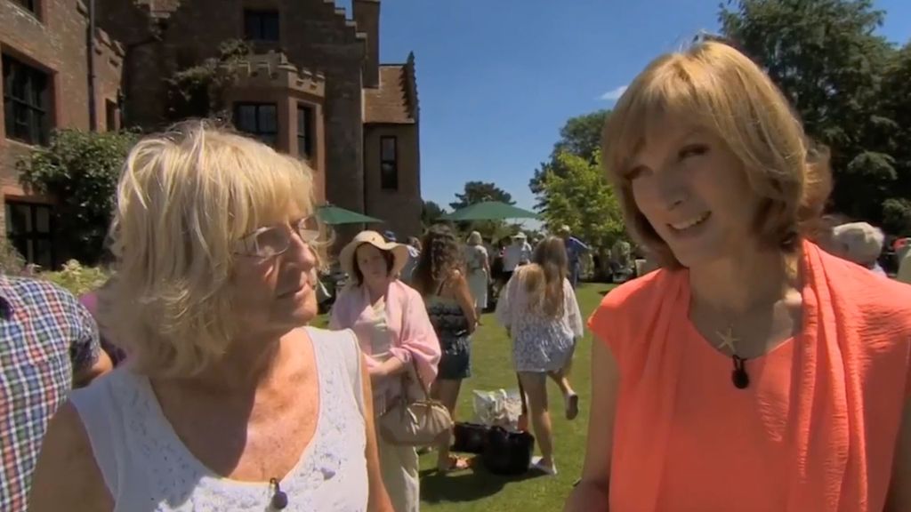 Fiona Bruce on Antiques Roadshow on the BBC