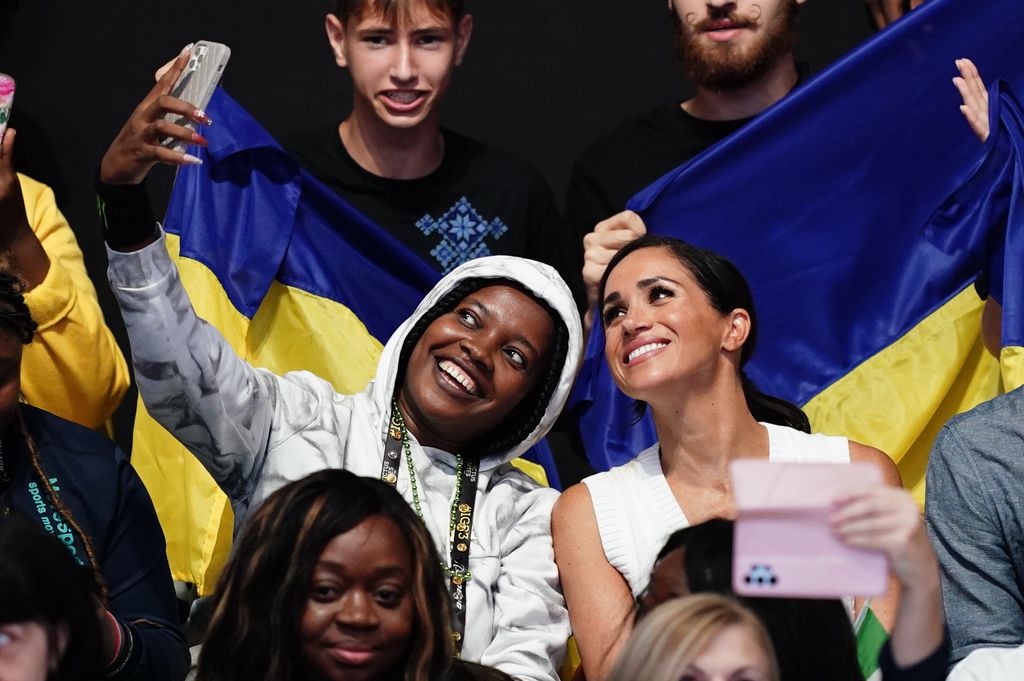 Meghan Markle poses for a picture at the sitting volleyball competition