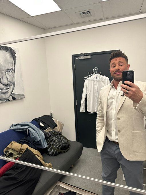 Duncan James selfie from GMB dressing room 