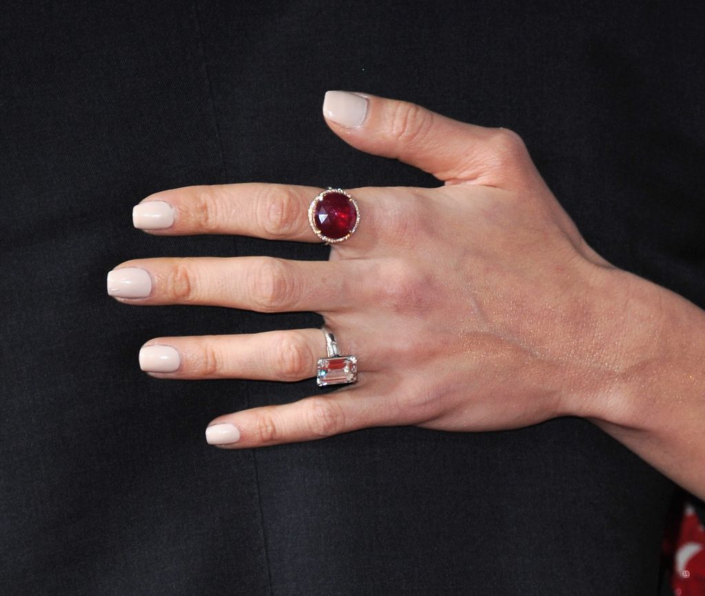 Amal's diamond ring up close