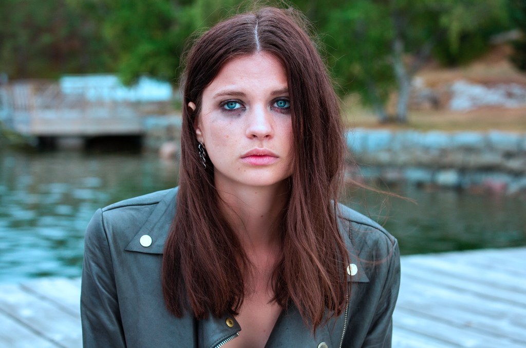 Maja is arrested and put on trial for murder in Quicksand