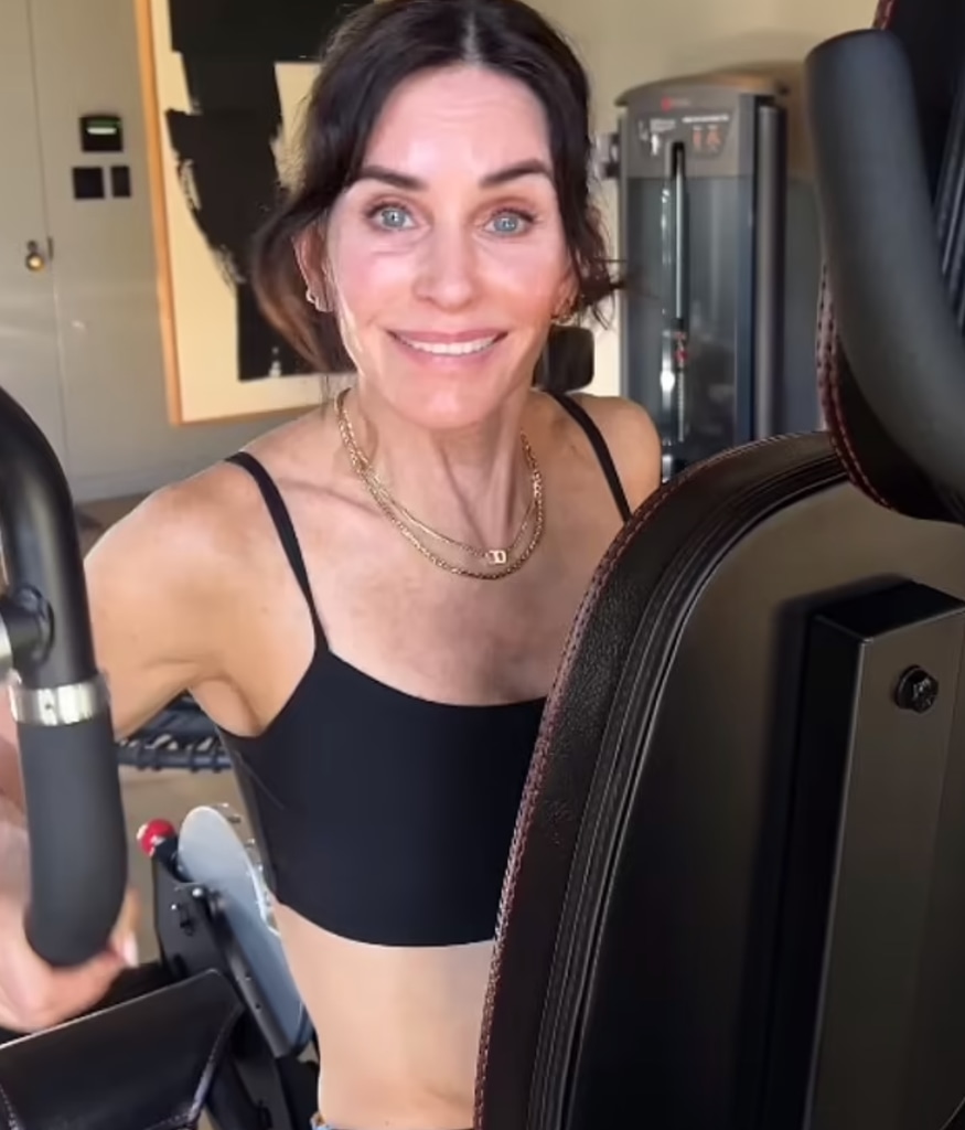 Courteney works out at the gym