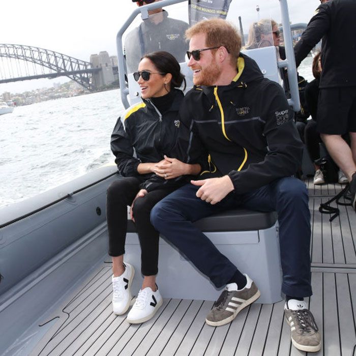 meghan markle style trainers veja