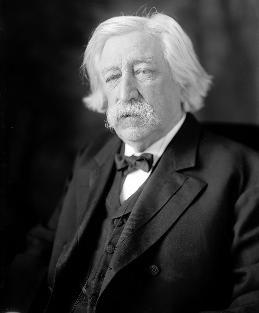 Un millionnaire de 87 ans, abattu dans une résidence pour personnes âgées – les autorités s'expriment 2 Le juge de la Cour suprême et juge en chef Melville Fuller ca. début des années 1900