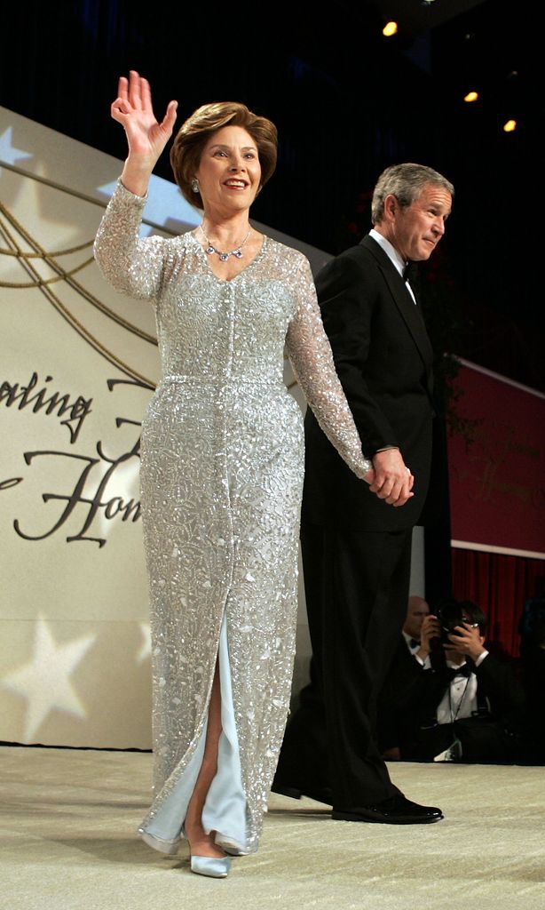 Presidente George W. Bush e sua esposa Laura no Stars And Stripes Ball em 2005 