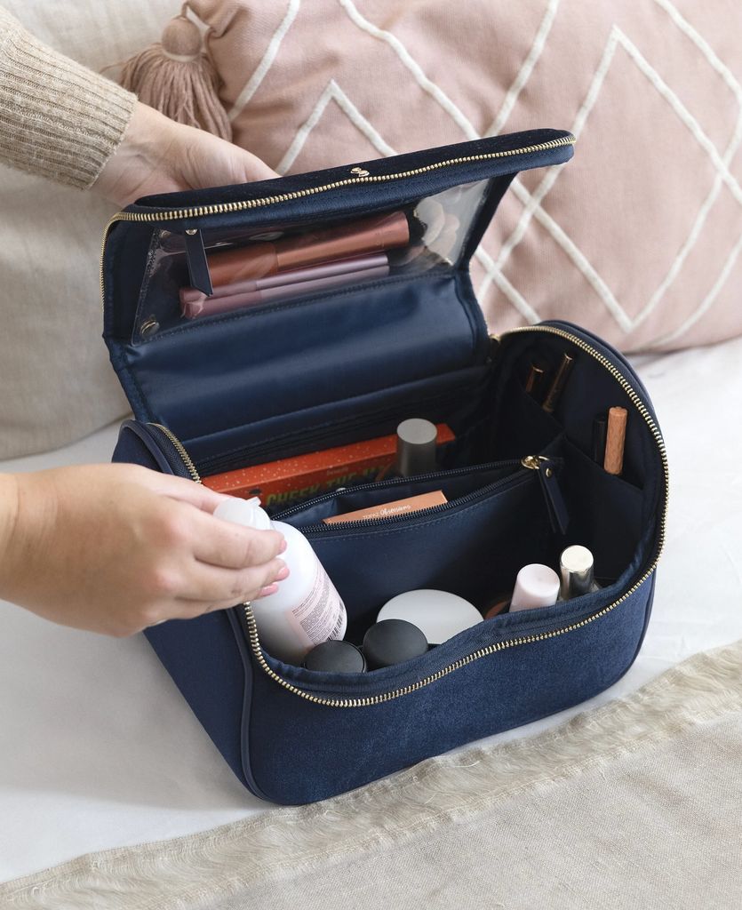 21 best toiletry travel bags for women in 2024: Makeup bags, pouches ...