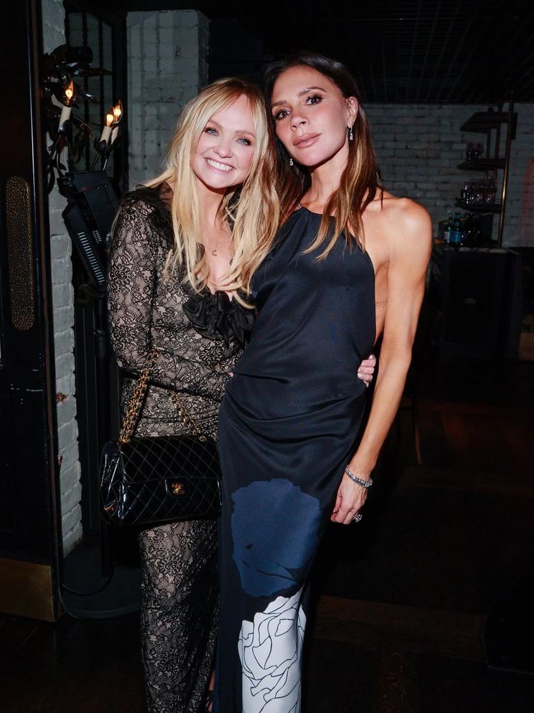Une photo d'Emma Bunton et Victoria Beckham