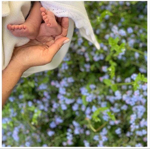 baby archie feet