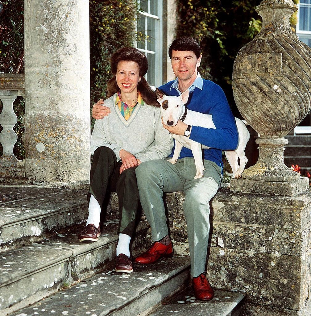 PRINCESS ANNE AND COMMANDER TIM LAURENCE WITH THEIR DOG EGLANTYNE PRINCESS ANNE AND TIMOTHY LAURENCE FIRST WEDDING ANNIVERSARY, BRITAIN - 1993