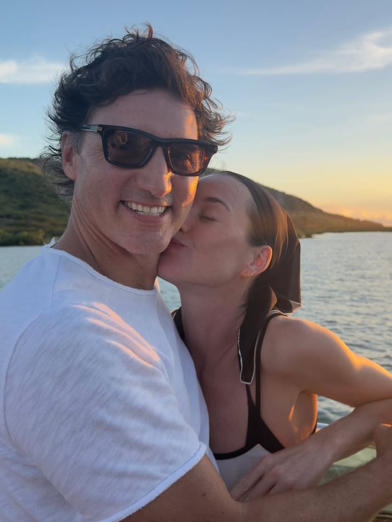 katy perry kisses justin trudeau on cheek on boat