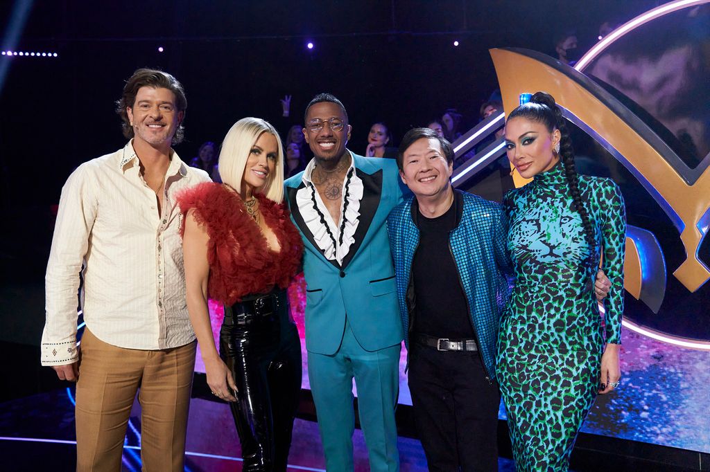 THE MASKED SINGER: L-R: Robin Thicke, Jenny McCarthy, Nick Cannon, Ken Jeong and Nicole Scherzinger in THE MASKED SINGER episode airing Wed. March 16 on FOX.