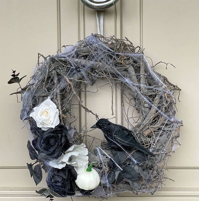 noths goth wreath