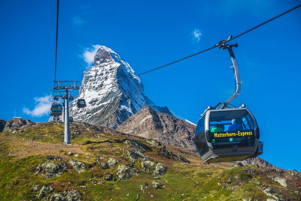 Cable Car between Schwarzsee and Trockener Steg. View of Matterhorn mountain peak (Cervino mountain peak) 