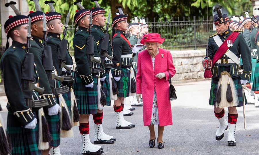 queen guard of honour balmoral