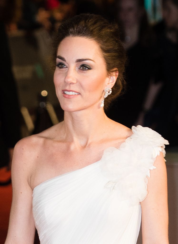 Back in 2019, Kate dazzled in a pair of elegant diamond and pearl earrings that once belonged to Diana