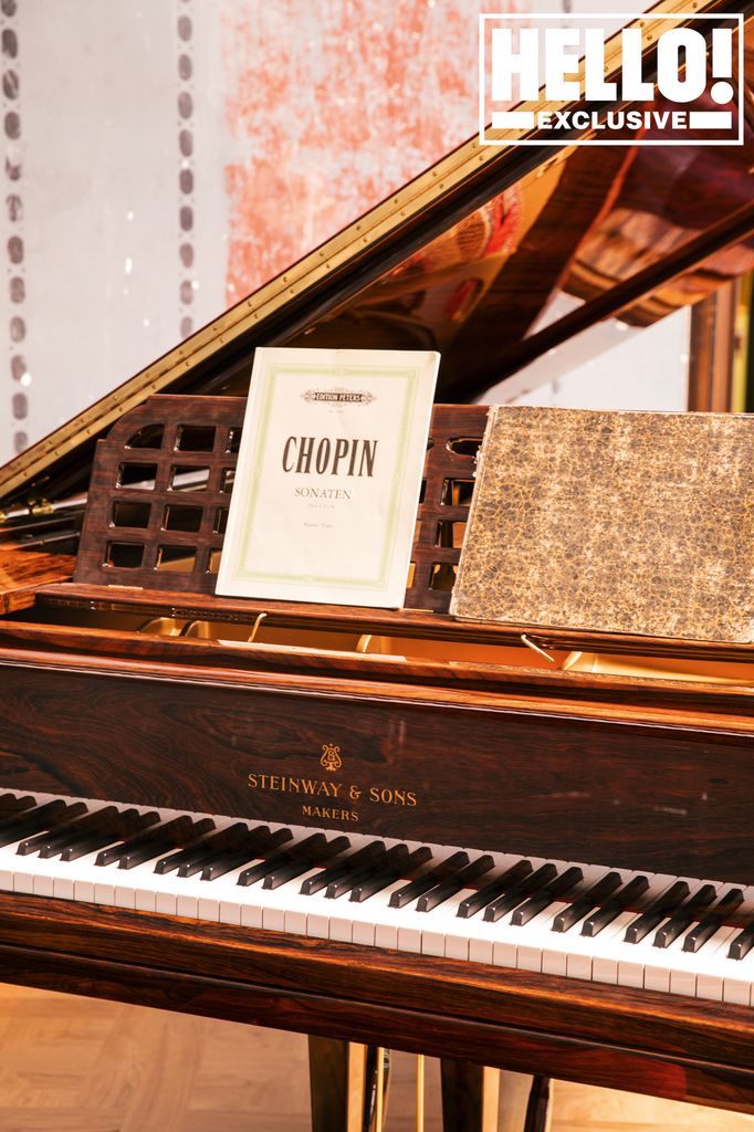 Piano with Chopin brochure