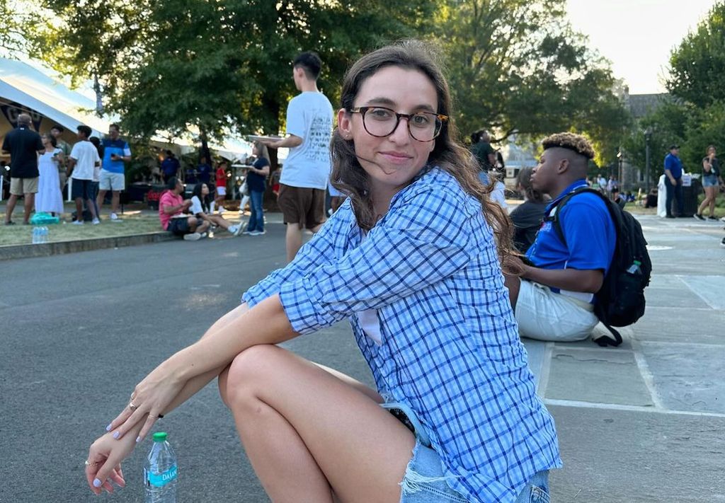 Sascha Seinfeld poses for a photo on the campus of Duke University while dropping off younger brother Shepherd, shared on Instagram