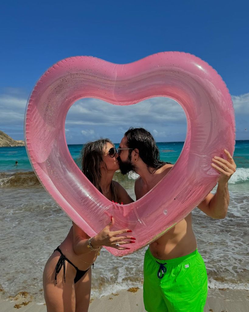 Heidi and Tom enjoy a romantic holiday