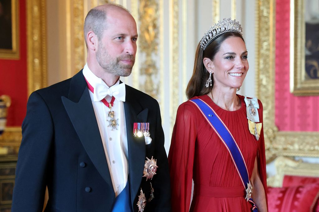 William and Kate arrive at state banquet