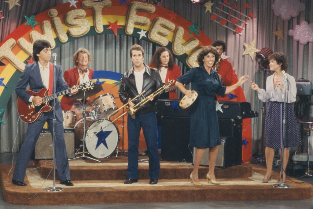 Scott Baio, Robert Pierce, Winifred Freedman, Derrel Maury, Erin Moran, Henry Winkler, Ellen Travolta appearing in the ABC tv series 'Joanie Loves Chachi