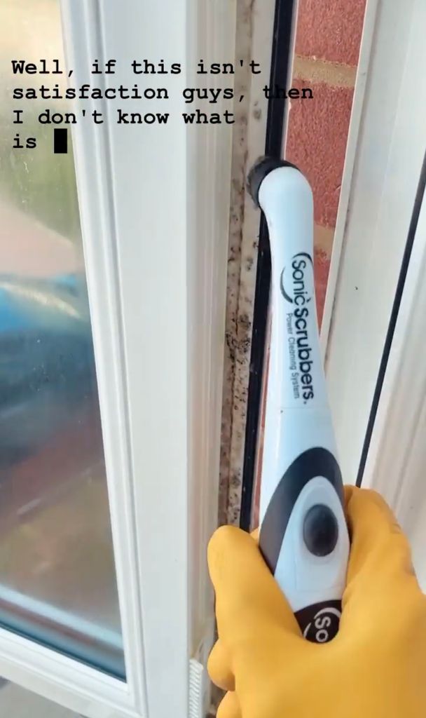 Mrs Hinch also uses the SonicScrubber to get her windows sparkling clean