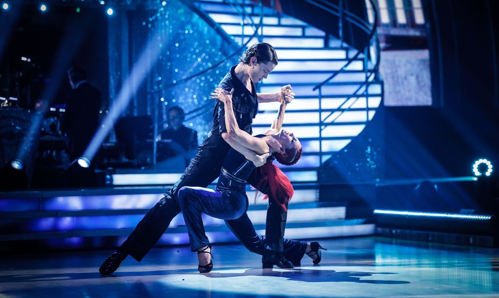 dianne and bobby dancing on strictly 