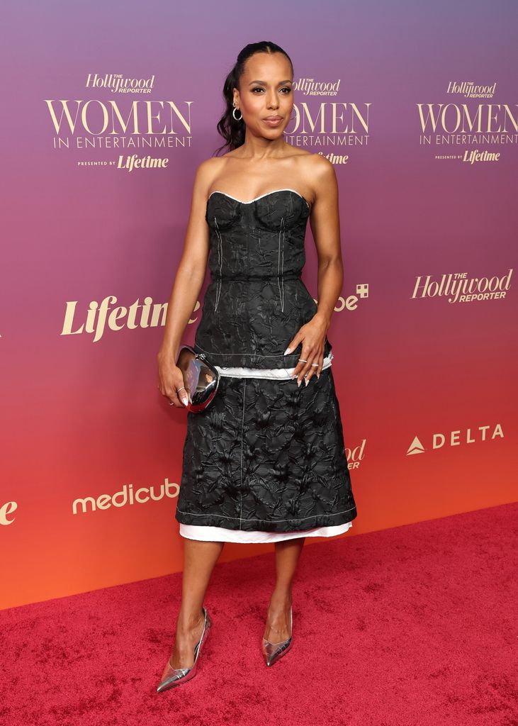 Kerry Washington posed in corset dress 