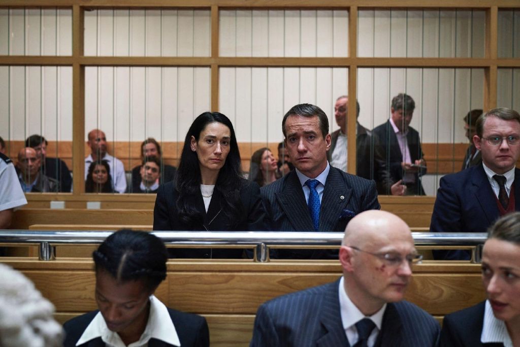 Still image of Sian Clifford and Matthew Macfadyen in Quiz