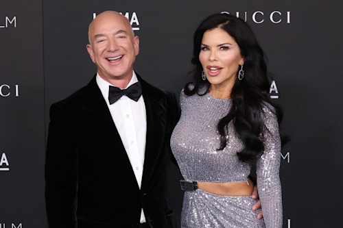 Jeff Bezos' fiancee Lauren Sanchez's ab-baring look has fans saying the ...