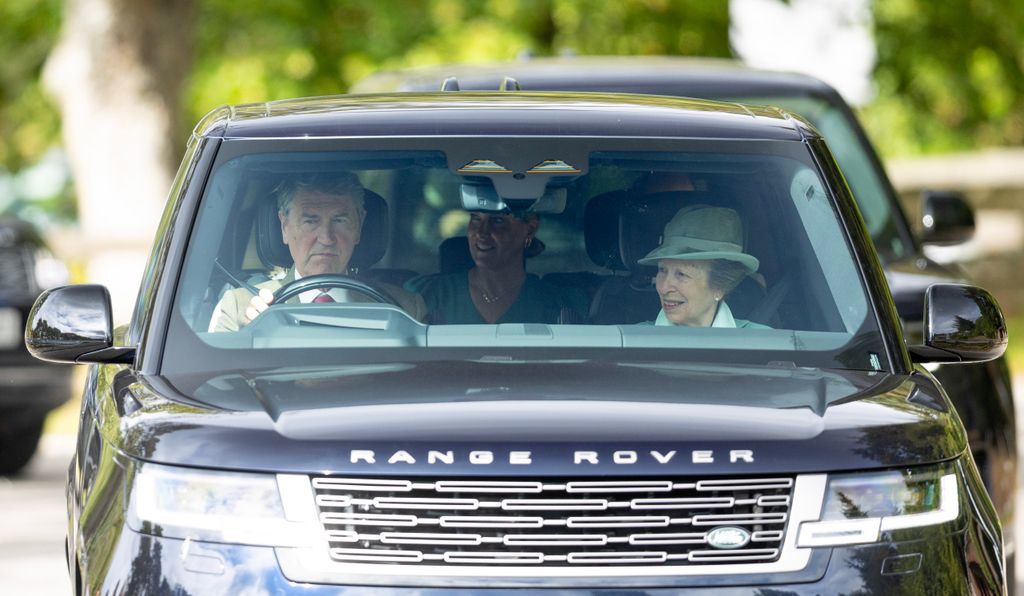 timothy laurence, duchess sophie and princess anne in range rover