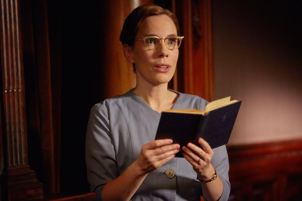 Laura Main como Shelagh Turner 