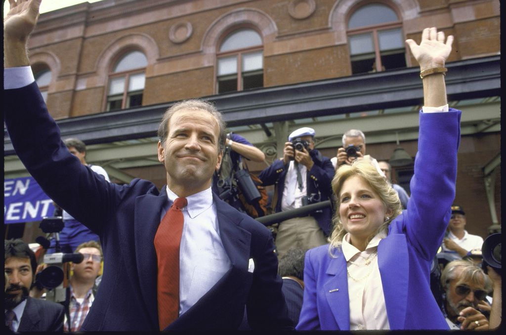 Sen. Joseph R. Biden Jr. and wife Jill waving to crowd after he announced his candidacy for the Democratic presidential nomination in 1987