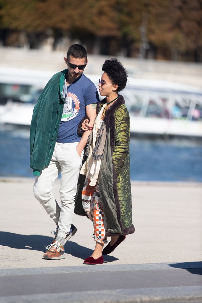 Shia LaBeouf et FKA Twigs sont repérés sur la Seine 