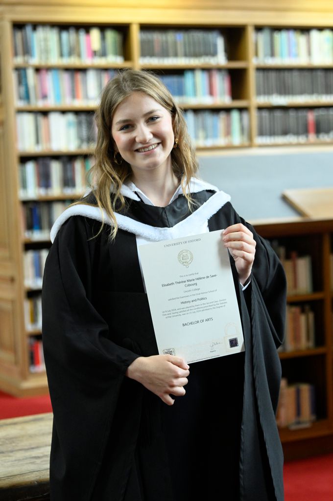 Princess Elisabeth with her diploma from Oxford University